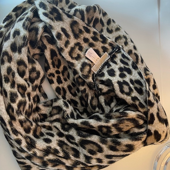 Michael Kors - infinity scarf - Picture 4 of 4
